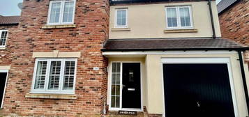 4 bedroom detached house to rent