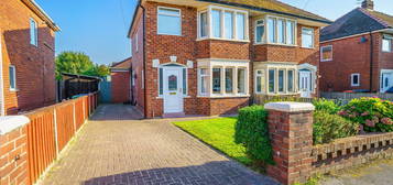 4 bed semi-detached house for sale