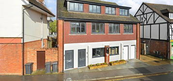 Flat for sale in Farncombe Street, Farncombe GU7