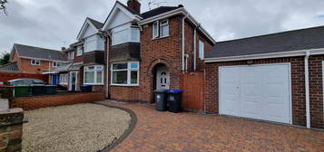 5 bedroom semi-detached house