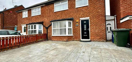 3 bedroom semi-detached house for sale