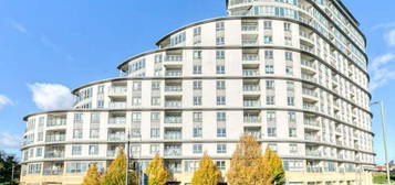 Flat for sale in Station Approach, Woking GU22