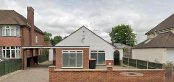 5 bedroom detached bungalow to rent