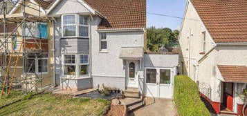 3 bed semi-detached house for sale