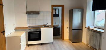 Möbliertes Apartment mit Bad, Küche und Internet