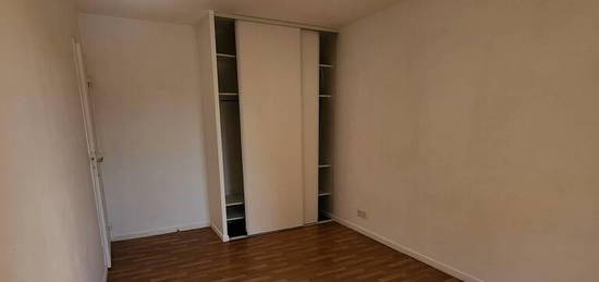 Location appartement 2 pièces 47 m² Pantin1.218 €