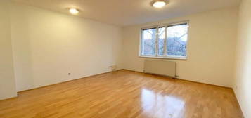 ++NEU++*KLEINWOHNUNG IN ABSOLUTER TOP-LAGE* SERVITENVIERTEL* RUHELAGE / PARKBLI…