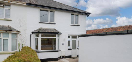 3 bedroom semi-detached house to rent