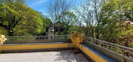 Herrschaftliche Wohnung in exklusiver Lage mit Blick über Greiz