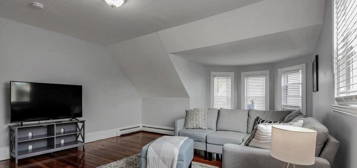 553 Main St Apt 3, Medford, MA 02155