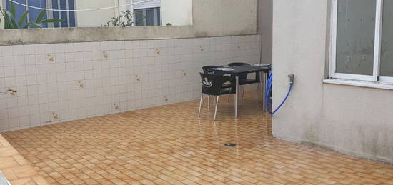 Arrendamento de Apartamento T3  na rua Jacinto Nunes, 28