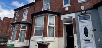 4 bedroom semi-detached house