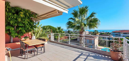 ANTIBES : Appartement 4 pièces clé en main, terrasse de 50 m² et vue mer dans une résidence exclusive