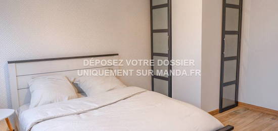 Location appartement 4 pièces 12 m²