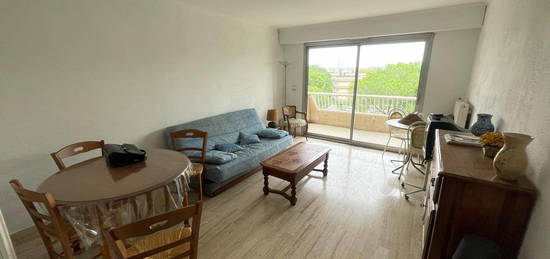 MONTPELLIER // ESTANOVE // T2 DE 45m2 ENVIRON + BALCON + CAV