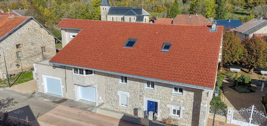 Maison dans un cadre verdoyant et apaisant