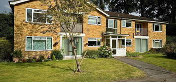 Flat for sale in Gorselands, Newbury RG14