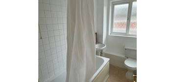 3 bed flat to rent