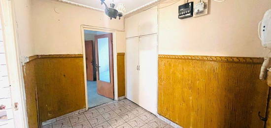 APARTAMENT 3 CAMERE & 2 BAI BLOC 1980 REABILITAT TERMIC GORJULUI