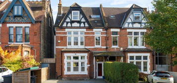 6 bedroom semi-detached house for sale