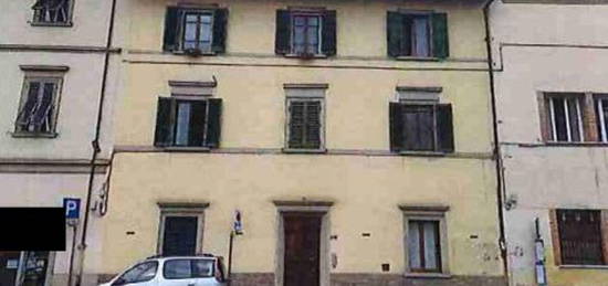 Quadrilocale all'asta in via Senese, 210