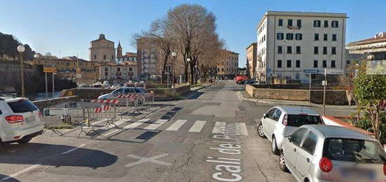 1225 bilocale arredato a livorno