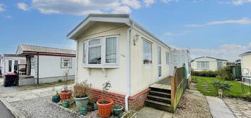 2 bed mobile/park home for sale