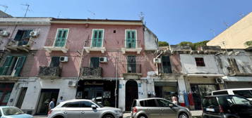 Appartamento su due piani in vendita in via Palermo, 103