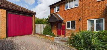 Semi-detached house to rent in Poundfield Way, Twyford RG10