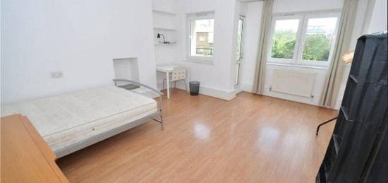 Flat to rent in Grimthorpe House, Percival Street, Clerkenwell, London EC1V