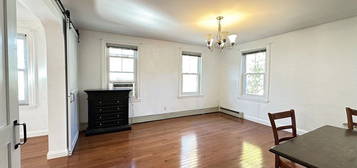 12 Wellesley Ave Apt 1, Wellesley, MA 02482