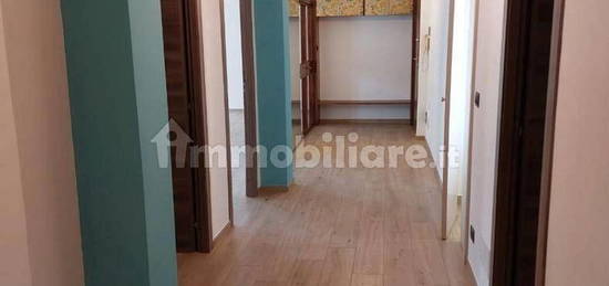 Trilocale VIA PRINCIPE TOMMASO 780eur CON TERRAZZO