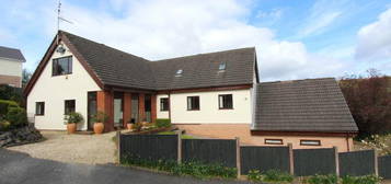 6 bedroom detached house for sale