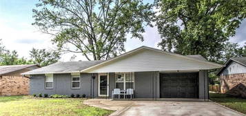 316 E Cloud St, Bristow, OK 74010