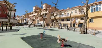 Casa adosada en Gabias, Las