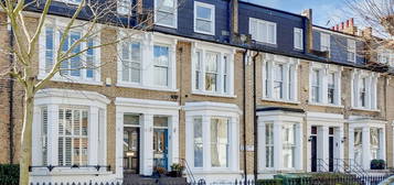 Maisonette to rent in Barclay Road, Fulham, London SW6