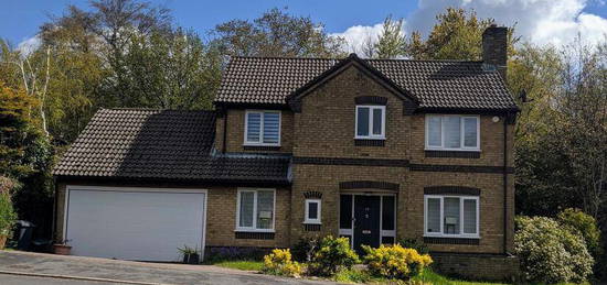 5 bedroom detached house