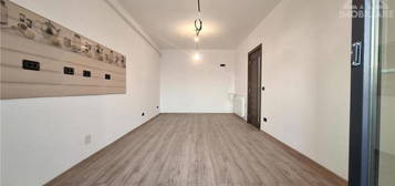 Apartament 4 camere,85 mp,Pacurari,Alpha Bank,Boxa+2 locuri de parcare