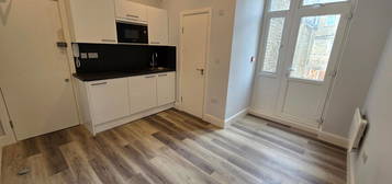 Studio to rent in Alexandra Grove, London N4