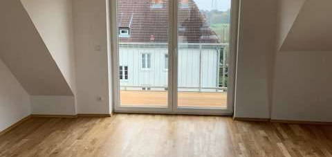 helle 2,5 Zimmer Dachgeschosswohnung