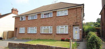 Maisonette to rent in Gordon Road, Shenfield, Brentwood CM15