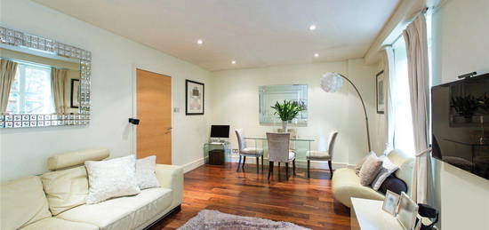 Flat to rent in Clarendon Court, 33 Maida Vale, Little Venice, London W9