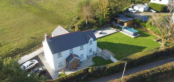 4 bed detached house for sale