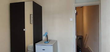 Room to rent in Lealand Road, London N15