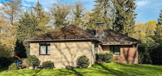 Toller Grundriss! Winkelbungalow mit Vollkeller und Garage in Nottensdorf