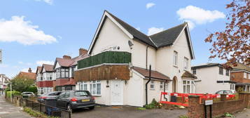 Maisonette for sale in Hounslow Road, Whitton, Twickenham TW2