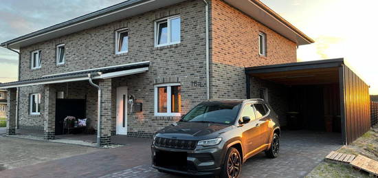 Hochwertige Doppelhaushälfte mit Garten und Carport in Dörpen