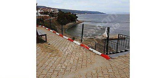 Armutlu Karyaka Sahilde Denize Sfr Yazlk ve Klk Uygun..