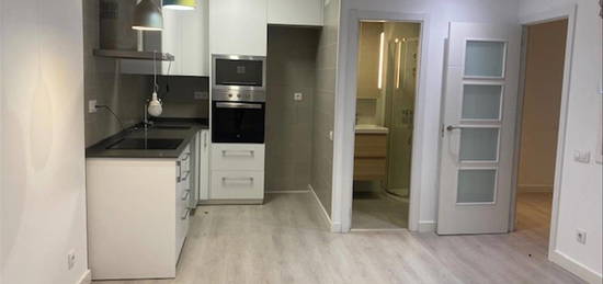 Apartamento de alquiler en Carrer D'osca, Centre