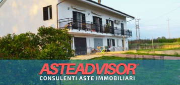 Villa all'asta in strada Valenza, 5